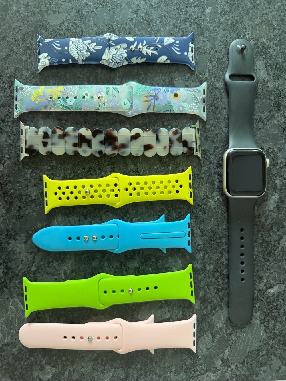 Apple Watch SE + Bands